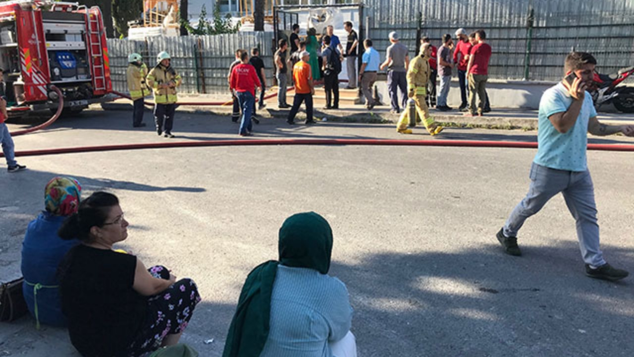 Beylikdüzü'nde ambalaj fabrikasında yangın çıktı!