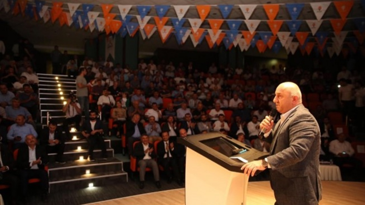 Kocaeli'de Başkan Muzaffer Bıyık, Danışma toplantısında müjdeler verdi