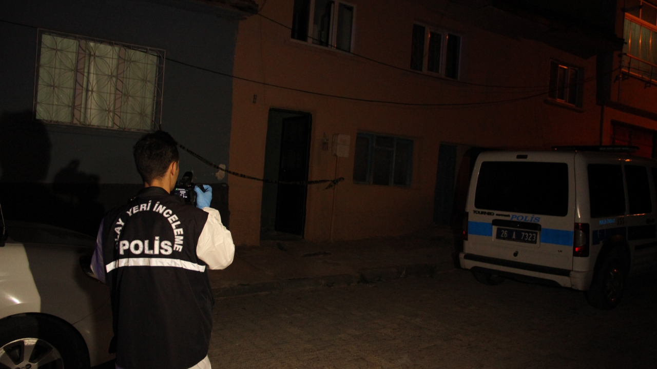 Öldürdü, parçalara ayırıp bavula koydu...