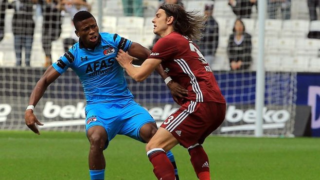 Beşiktaş'a Arena'da ilk tokadı AZ Alkmaar vurdu