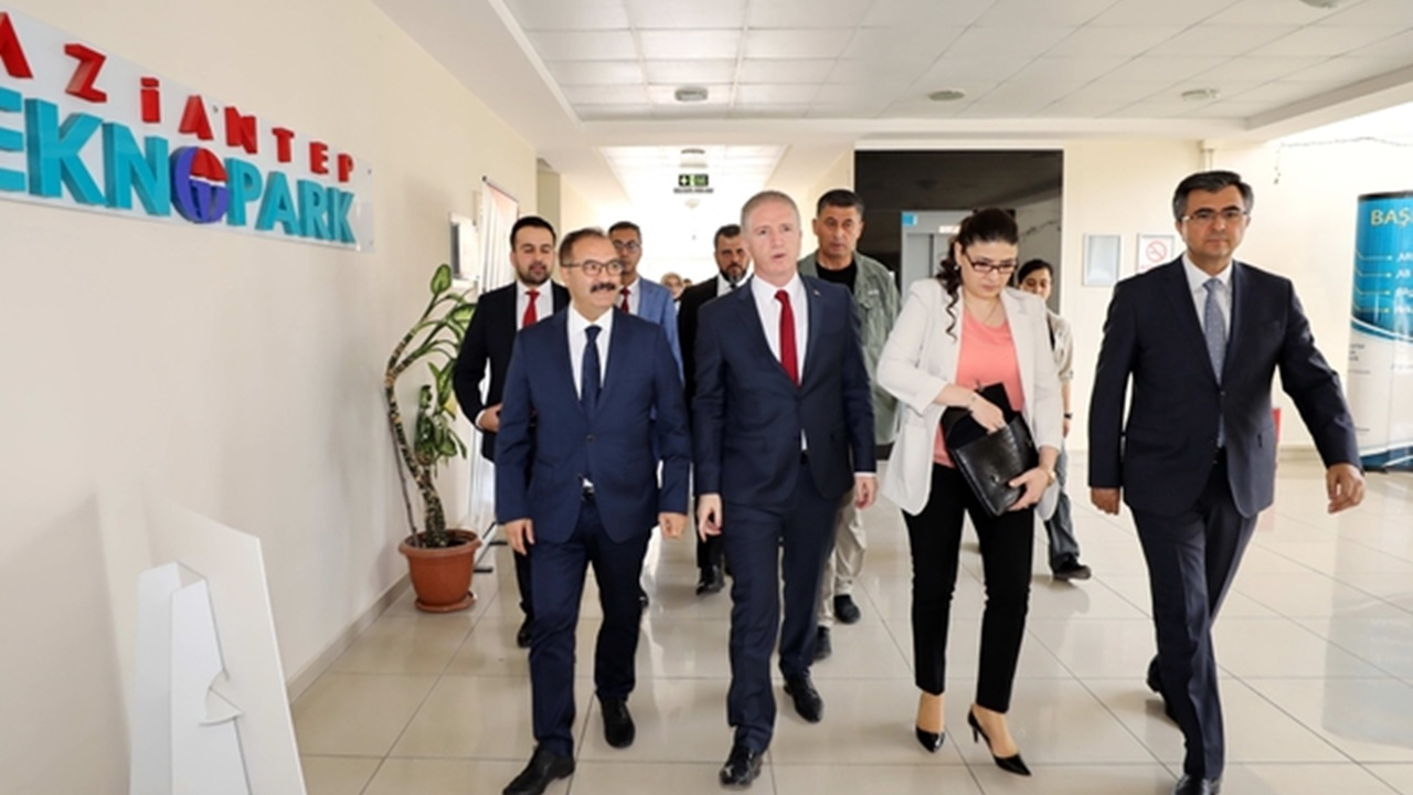Gaziantep'te Vali Davut Gül’den GAÜN Tekponark’a ziyaret