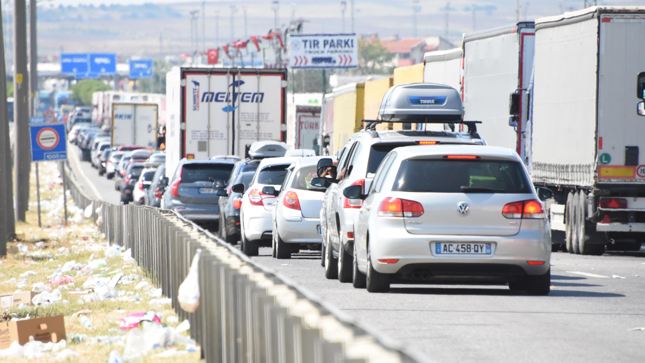 Gurbetçi araçları için 3 ay geçici karne!