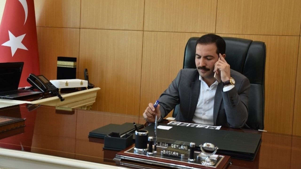 Bitlis'te Başkan Mehmet Emin Geylani, TRT GAP Radyosuna konuştu