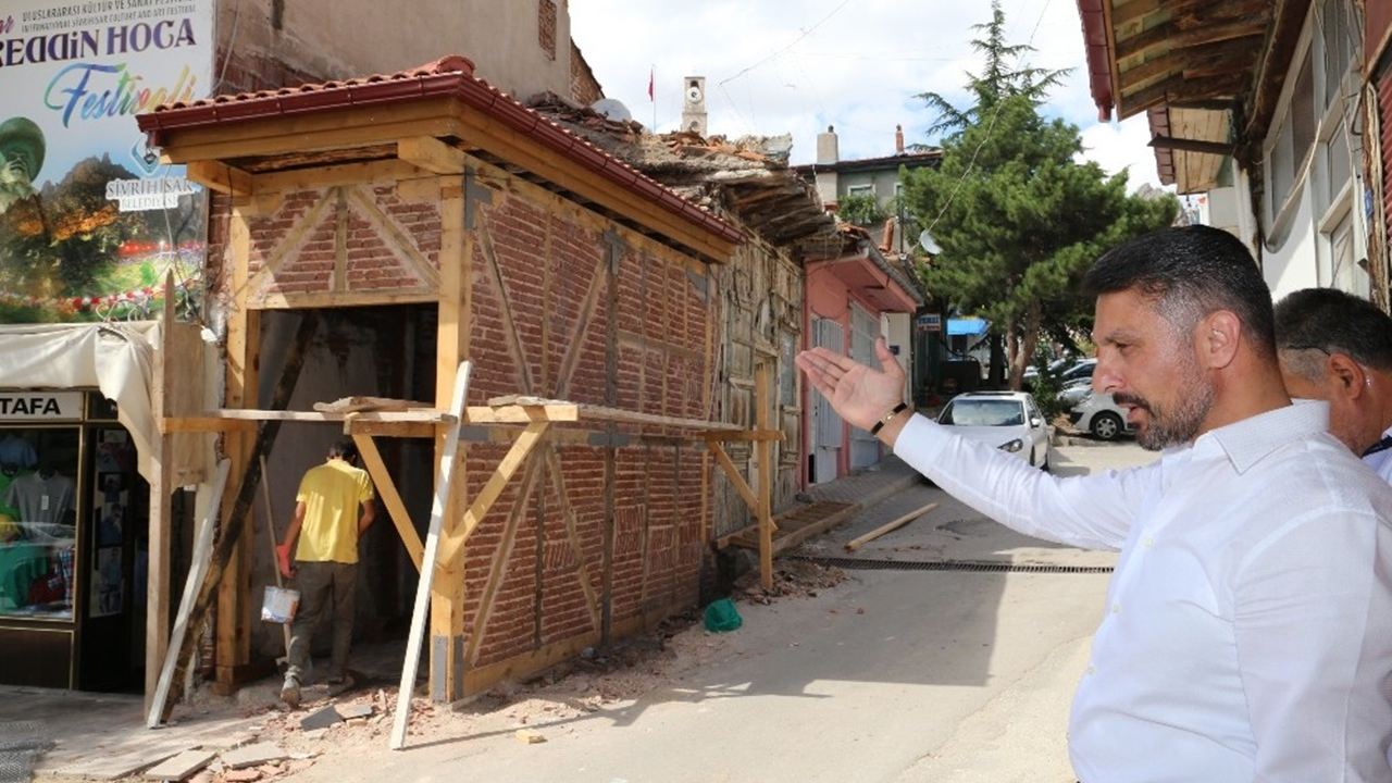 Eskişehir'de Başkan Hamid Yüzügüllü çalışmaları takipte