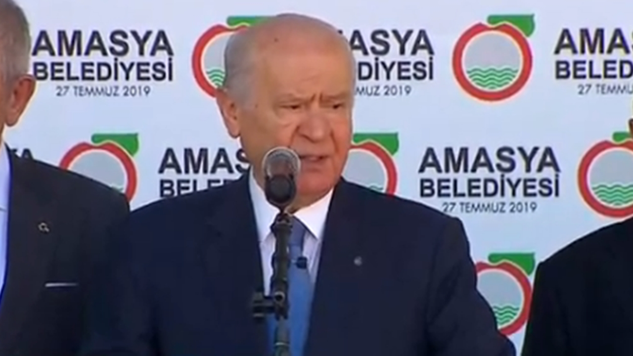 Bahçeli: FETÖ'nün boyunduruğu altındaysa yardım edelim!