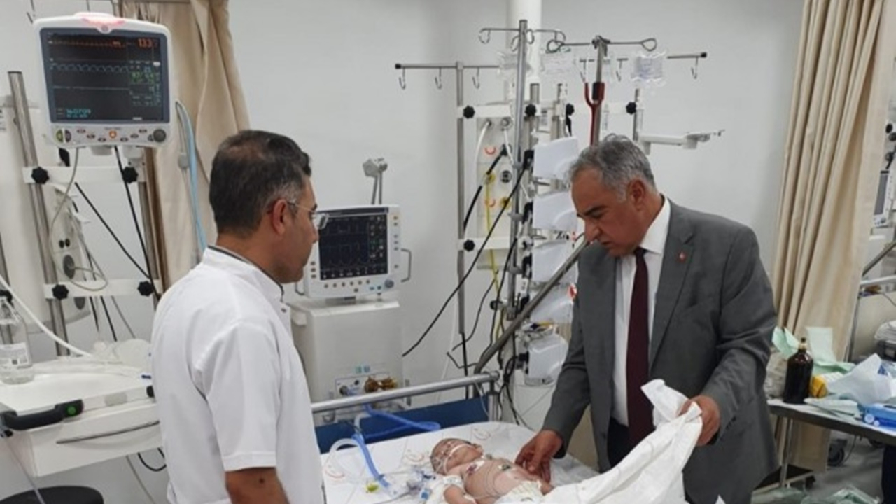 Adıyaman'da Rektör Mehmet Turgut: “Biz hekimlerin öncelikli görevi insan hayatıdır”