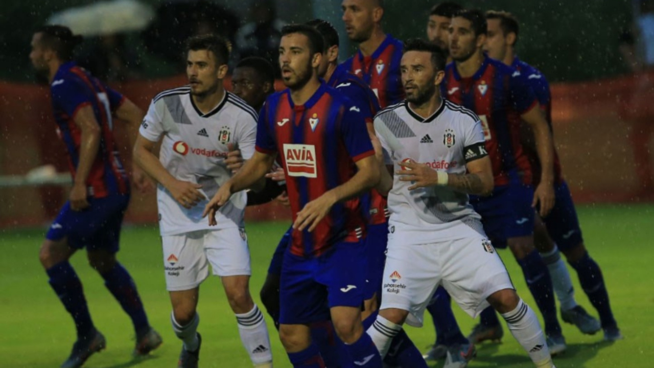 Beşiktaş, Eibar'a boyun eğdi!