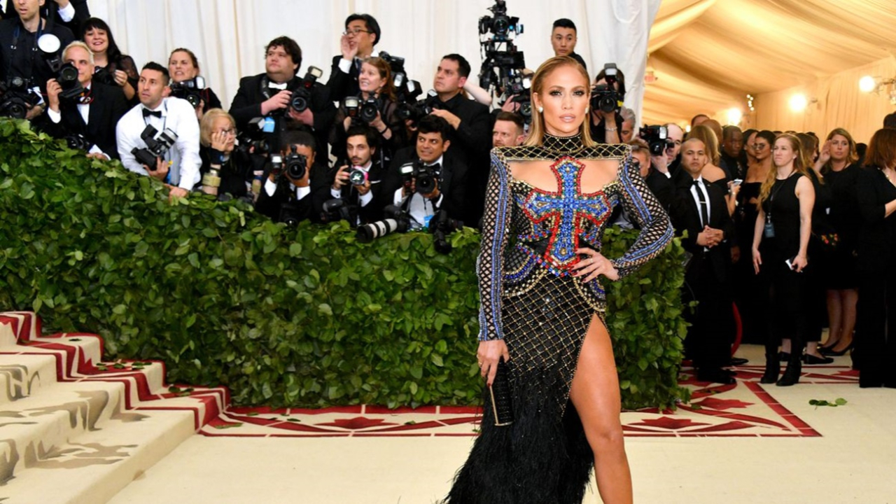 Jennifer Lopez doğum günü partisine danslarıyla damga vurdu!