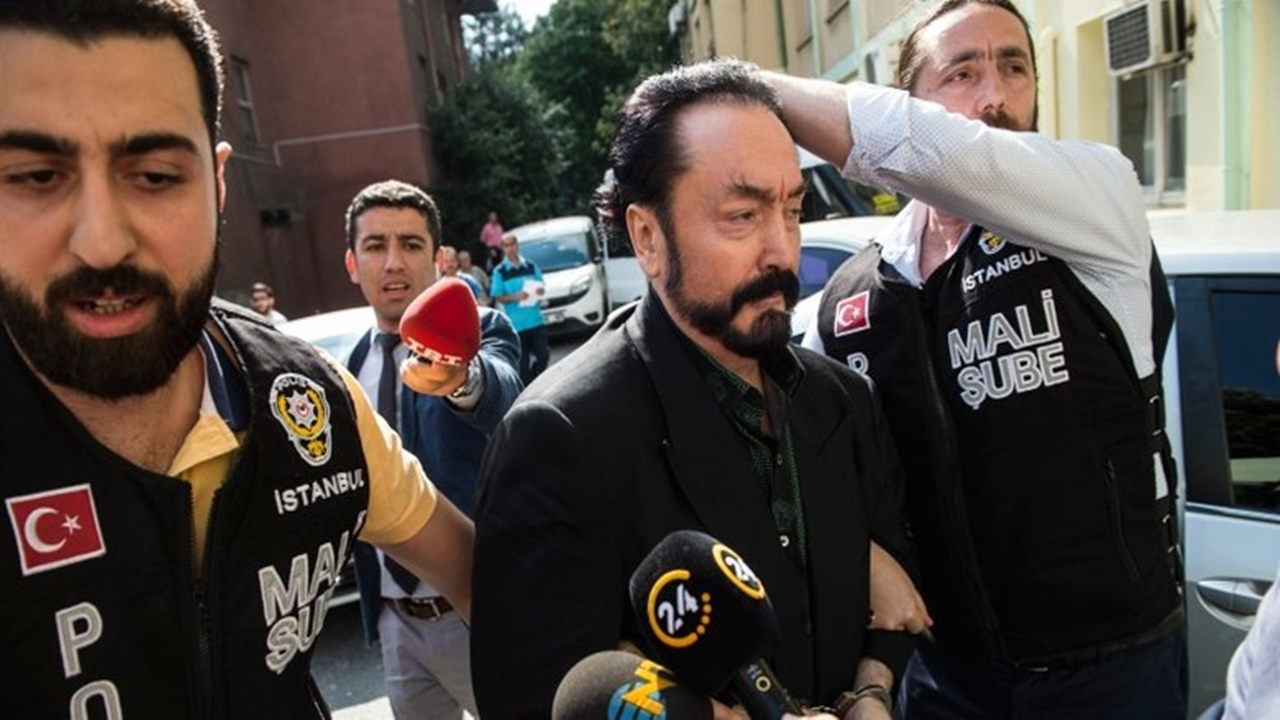 'Vur' emrini Adnan Oktar verdi