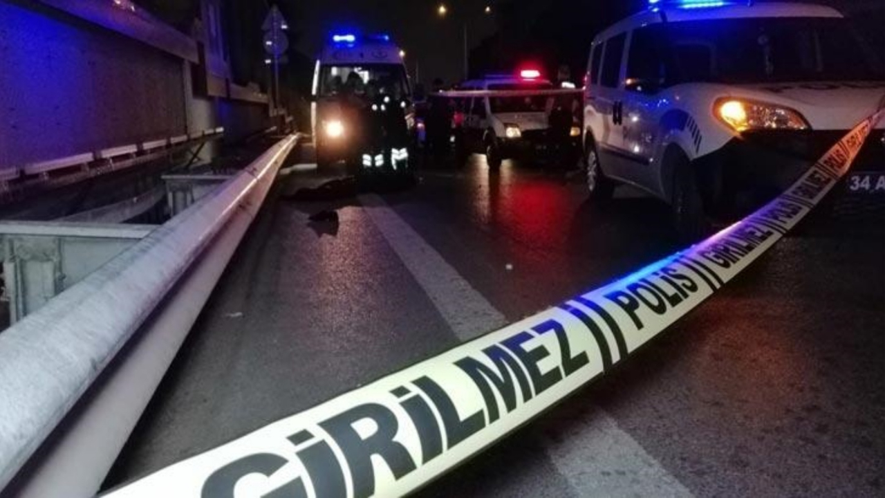 Kardeşi geçerken tesadüfen gördü!