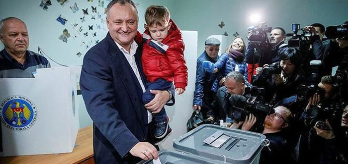 Moldova'da yeni cumhurbaşkanı Rus yanlısı Dodon oldu