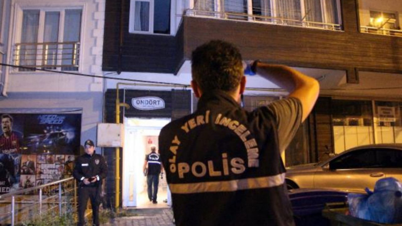 Eski polis kendisini doğal gaz borusuna astı!