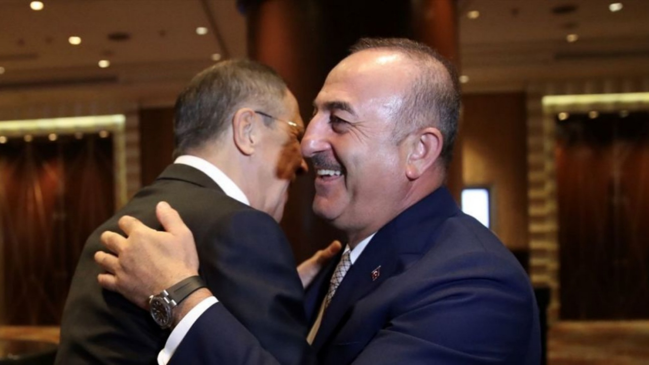 Çavuşoğlu ve Lavrov Bangkok’ta görüştü!