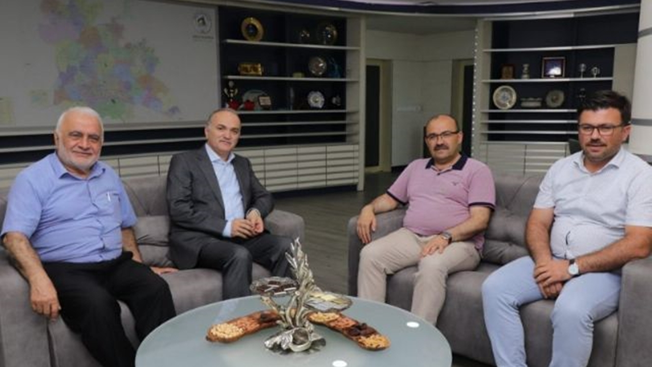 Trabzon'da Vali İsmail Ustaoğlu Başkan Faruk Özlü’yü ziyaret etti