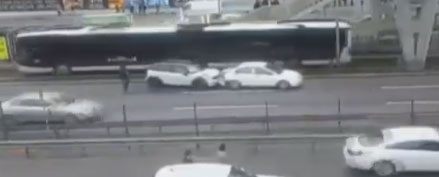 E-5'te Ata'ya saygı duruşu kazası! Günün en bomba videosu!..