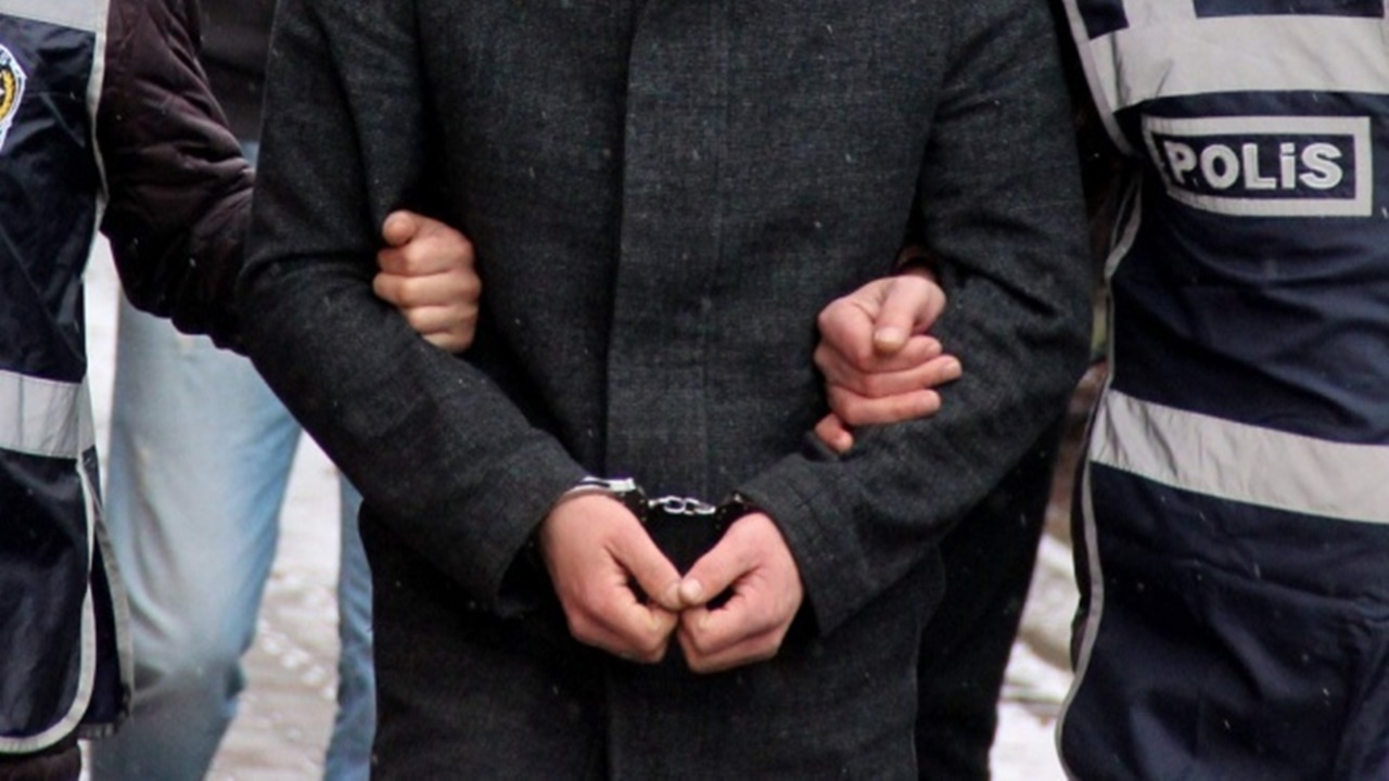 PKK şüphelisinin evinden elebaşı Gülen çıktı!