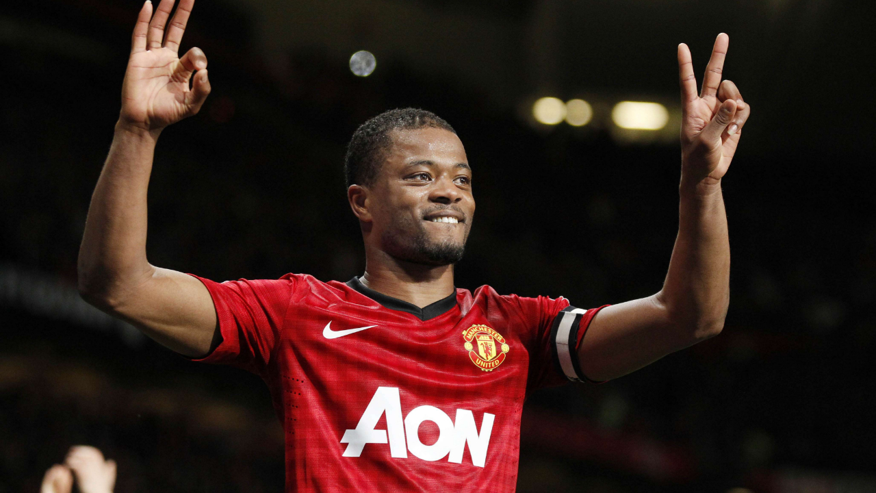 Patrice Evra futbolu bıraktığını açıkladı!