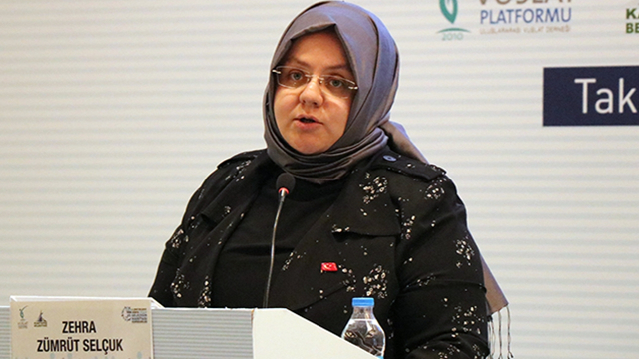 Düzce'de Bakan Zehra Zümrüt Selçuk, sel bölgesinde