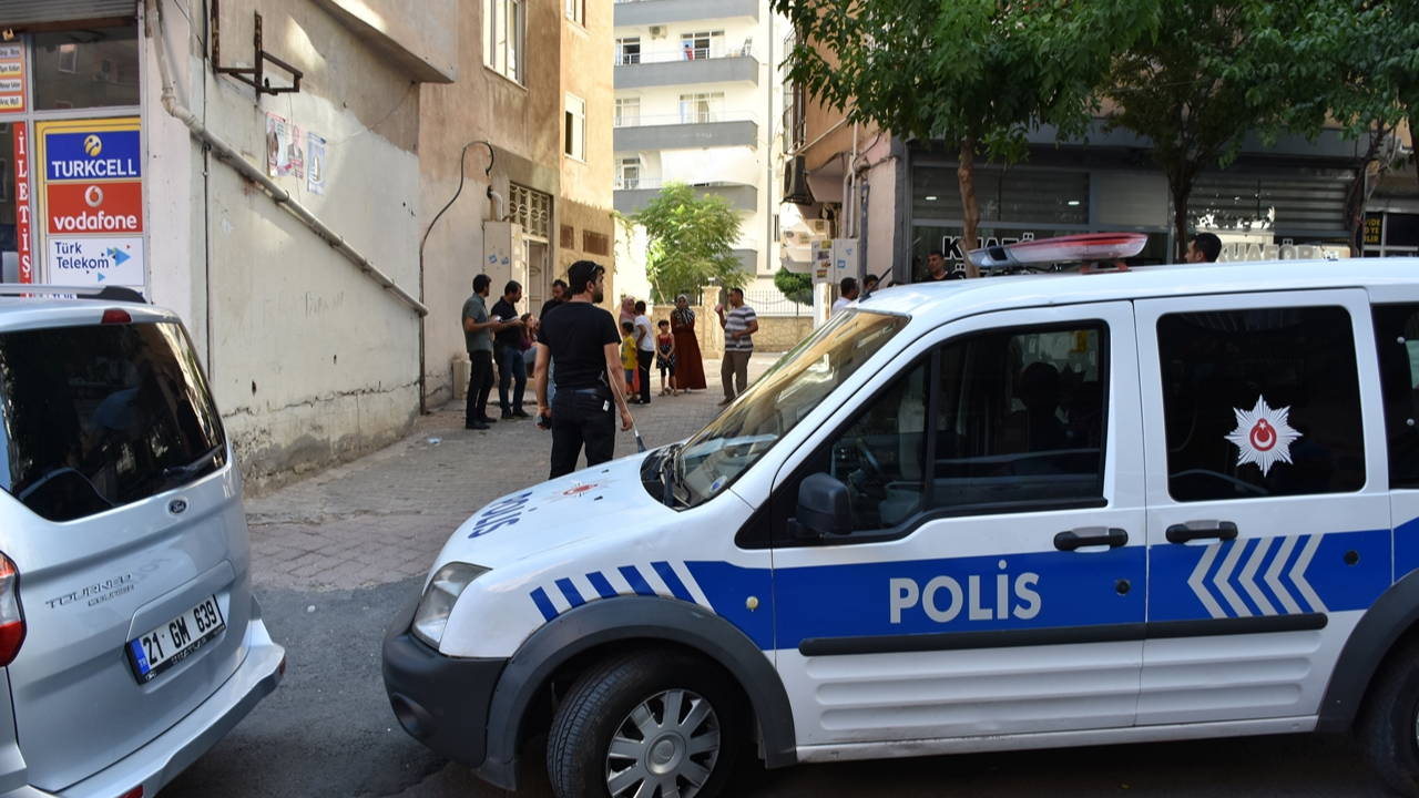 8 yaşındaki çocuk bıçaklanarak öldürüldü...