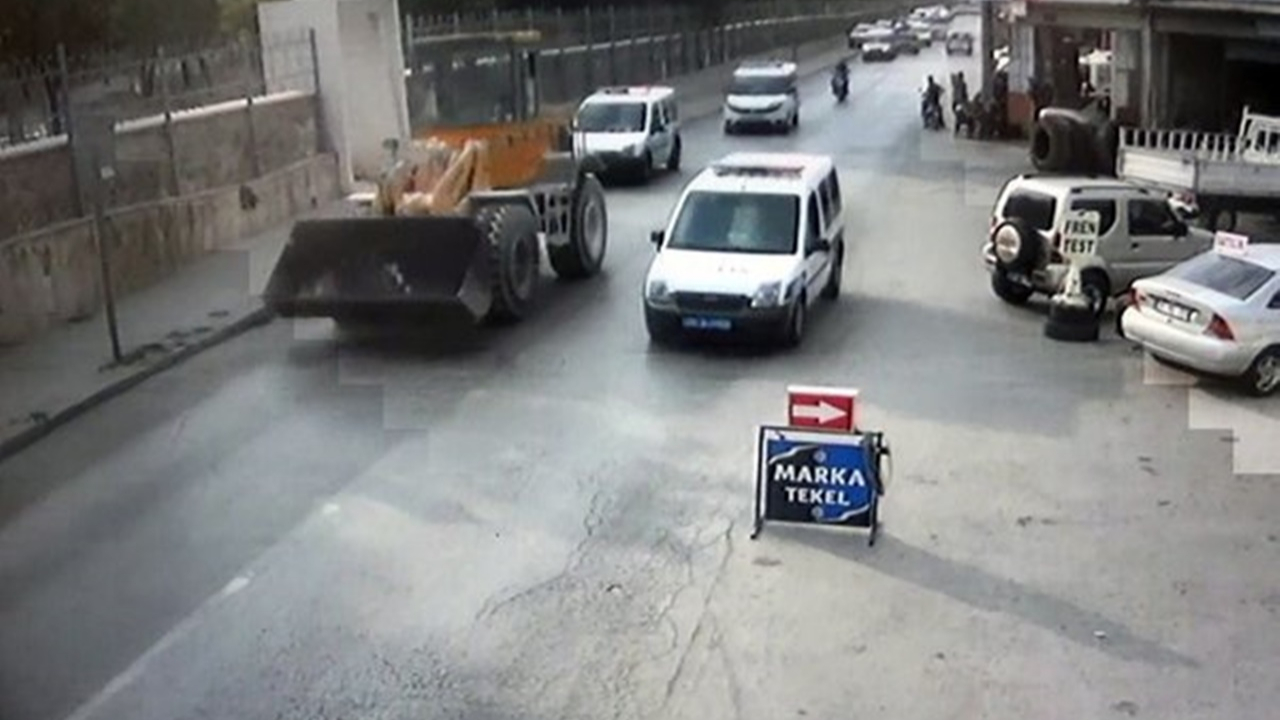 Kepçeyle polis memurunu kaçırdı!