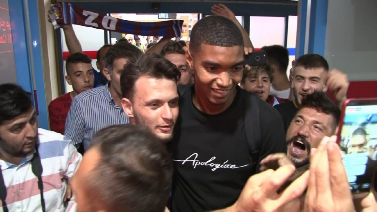 Trabzonspor'un yeni transferi şehre indi!