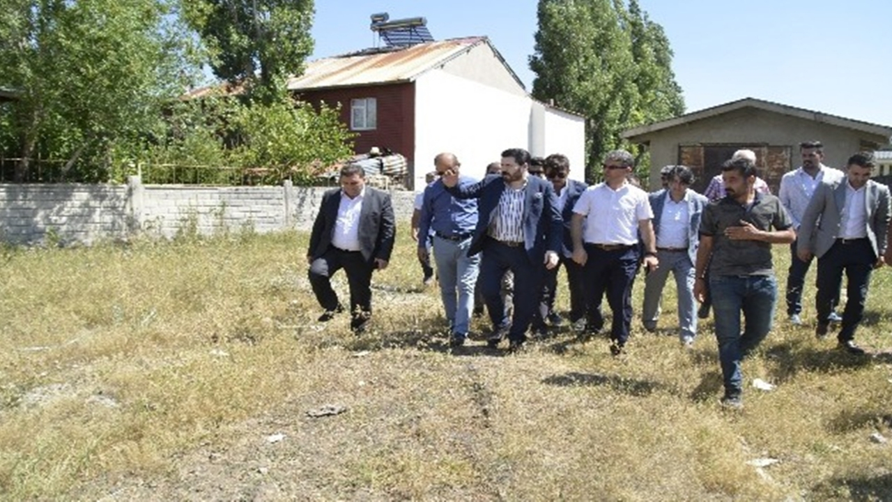Ağrı'da Başkan Savcı Sayan, proje yerlerini ziyaret etti