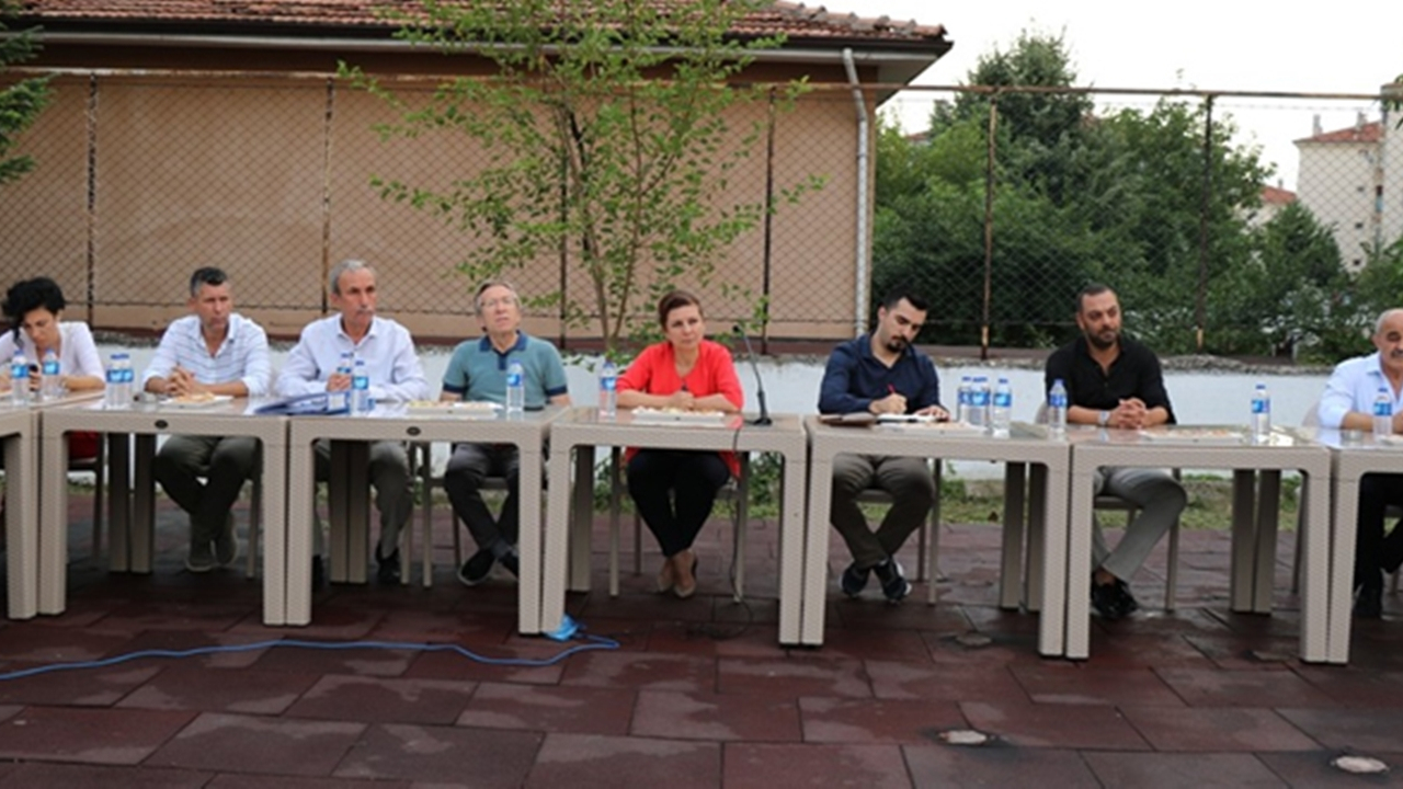 Karabük'te Başkan Elif Köse muhtarları dinledi