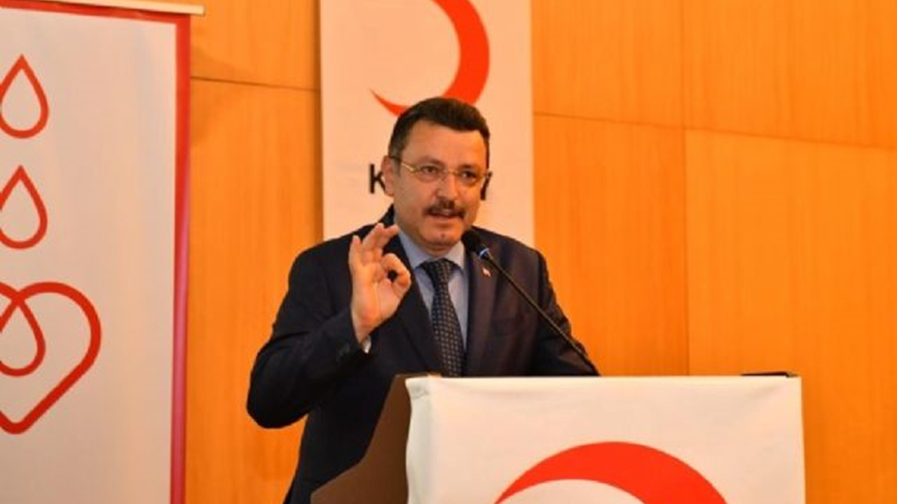 Trabzon'da Başkan Ahmet Metin Genç: “Trabzon kan bağışında ilk sırada”