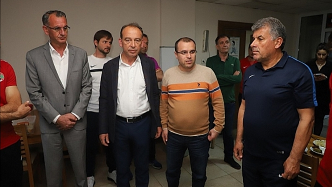 Manisa'da Başkan Çetin Akın’dan Turgutluspor kampına ziyaret