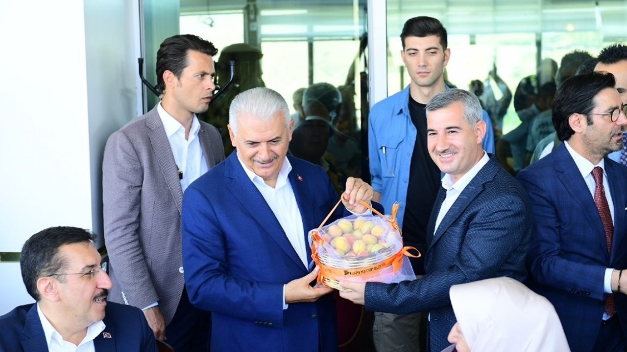 Malatya'da Başkan Mehmet Çınar, Yıldırım’ın onuruna yemek verdi