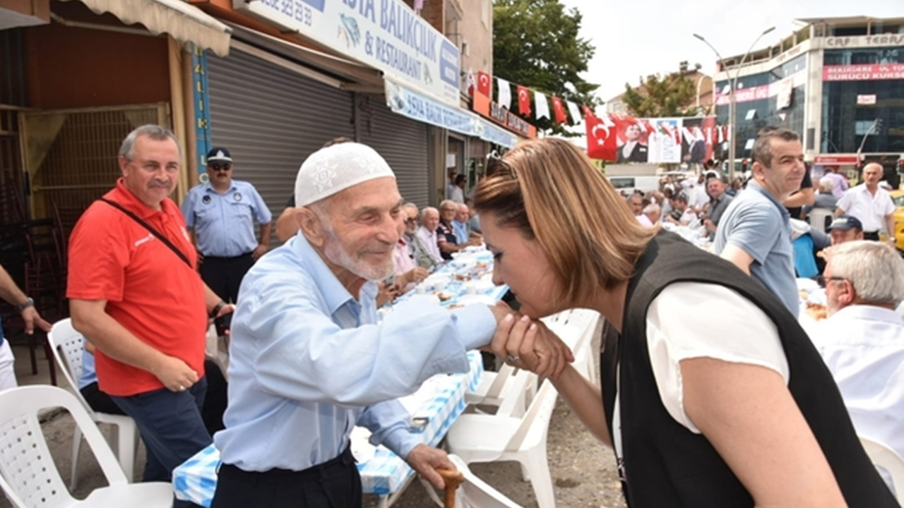 Kocaeli'de Başkan Fatma Kaplan Hürriyet, Bekirderelilerle bir araya geldi