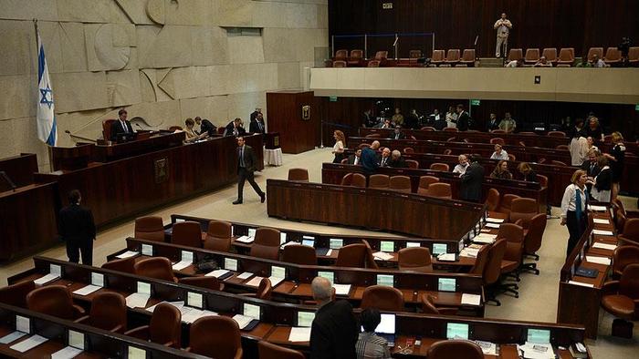İsrailli Milletvekili Ahmed Tiybi Knesset'te ezan okudu