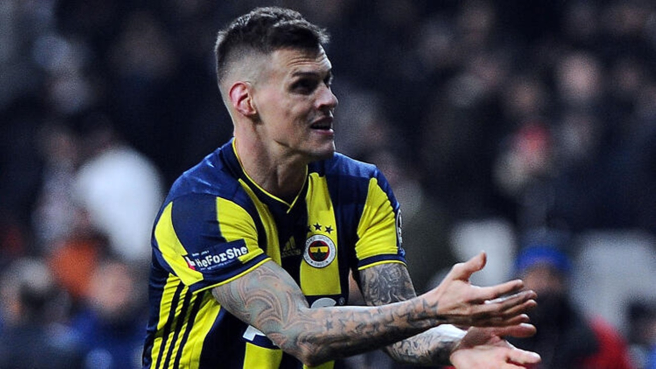 Skrtel, ezeli rakibe imza atıyor!
