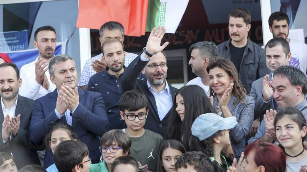 Satranç ödülleri Bakan Kasapoğlu'ndan!