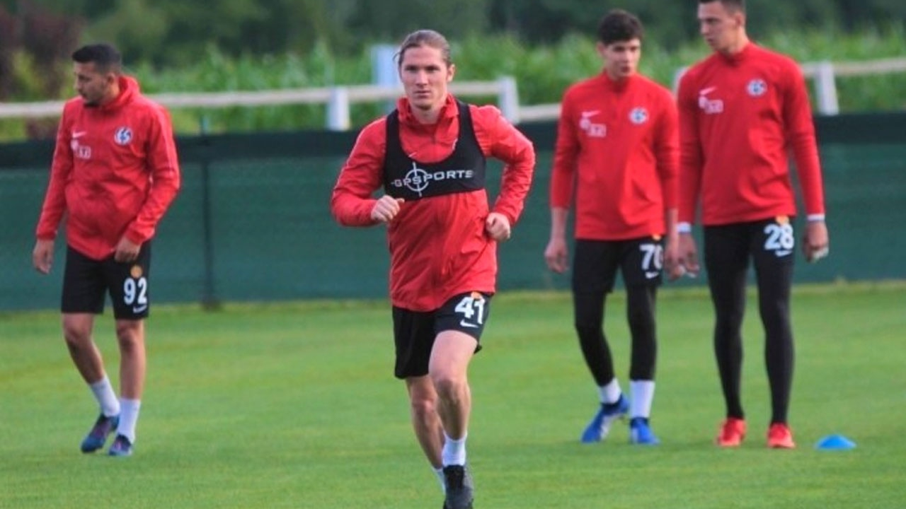 Mehmet Özcan, Galatasaray'a doğru!