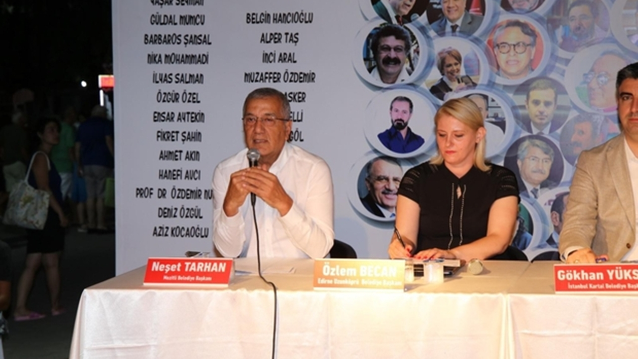 Mersin'de Başkan Neşet Tarhan, Mezitli’deki dönüşümü anlattı