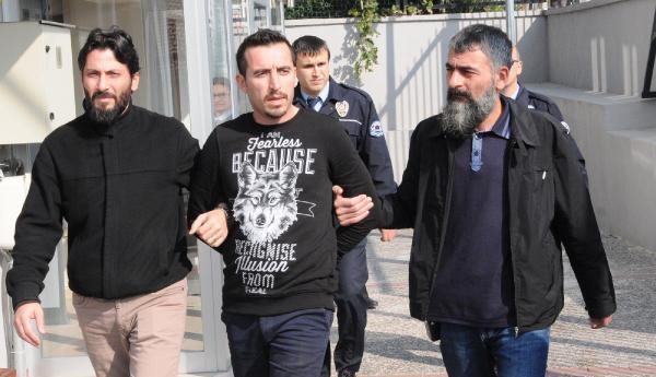 Eşcinsel taciz cinayeti!  'Bana bıyık burktu' diye adam öldürdü!