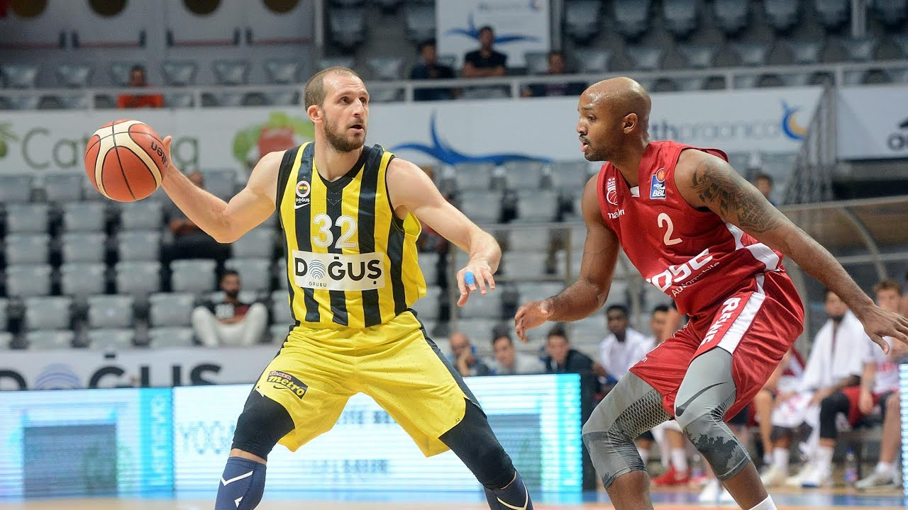 Fenerbahçe'de bir ayrılık daha!