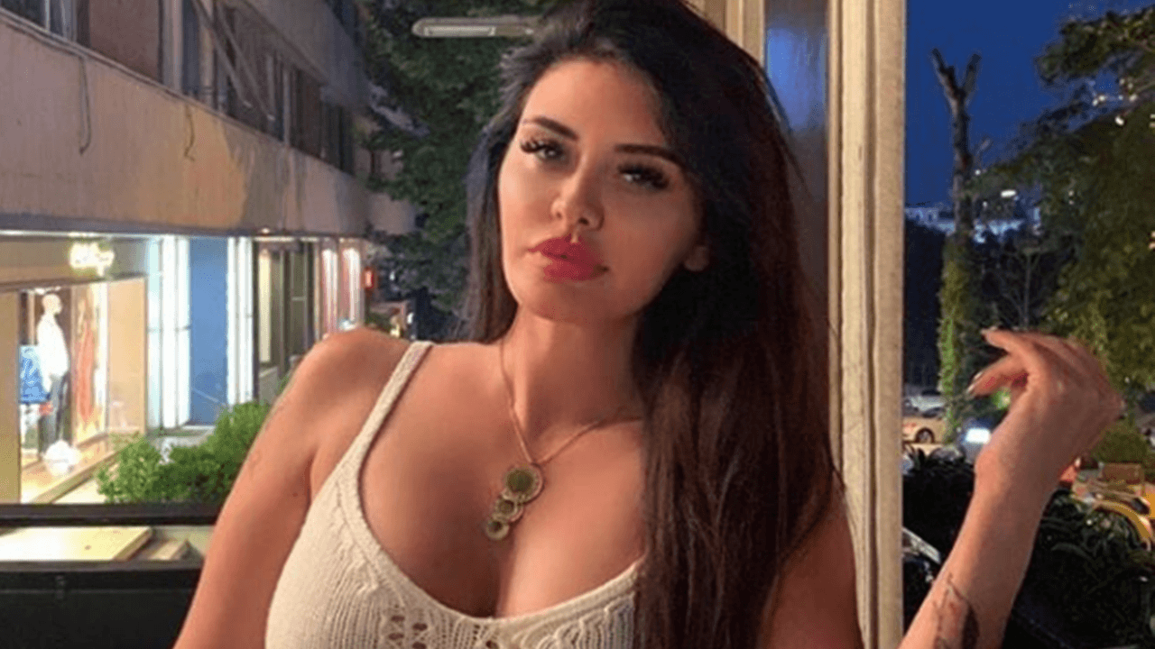 Takipçisinin çirkin mesajını paylaştı!