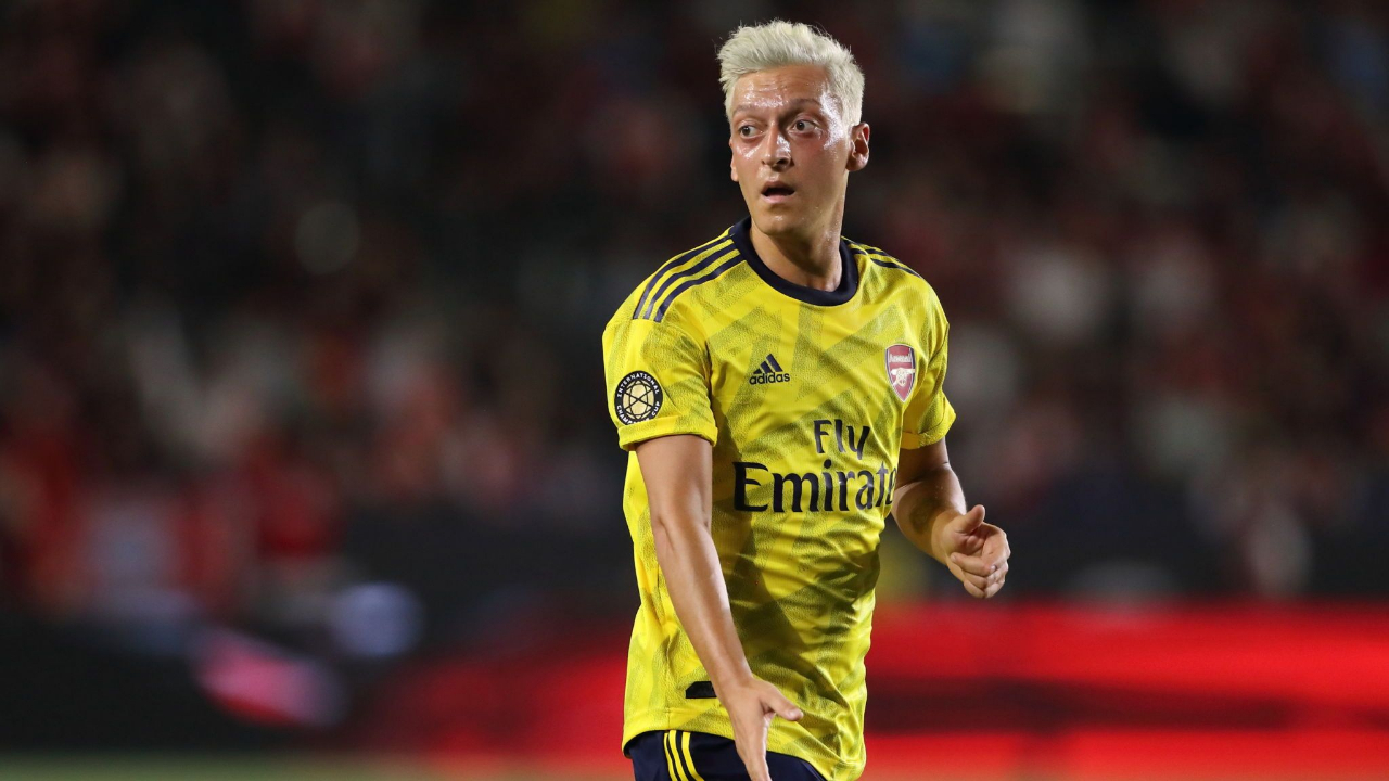 Mesut Özil, Arsenal'den ayrılıyor!