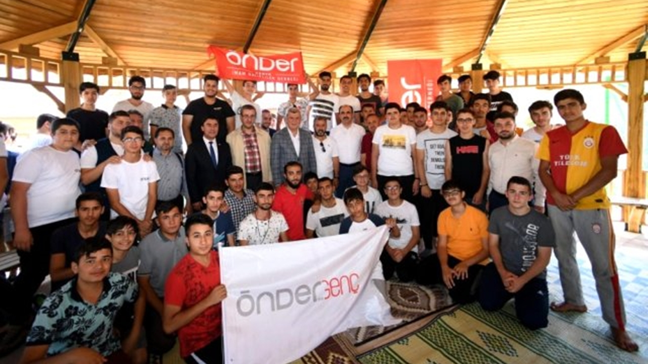 Konya'da Başkan Uğur İbrahim Altay: “Gençlerimiz daha güçlü bir Türkiye inşa edecektir”