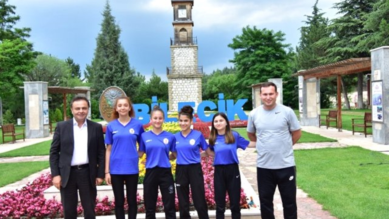 Bilecik'te Başkan Semih Şahin şampiyonları ağırladı