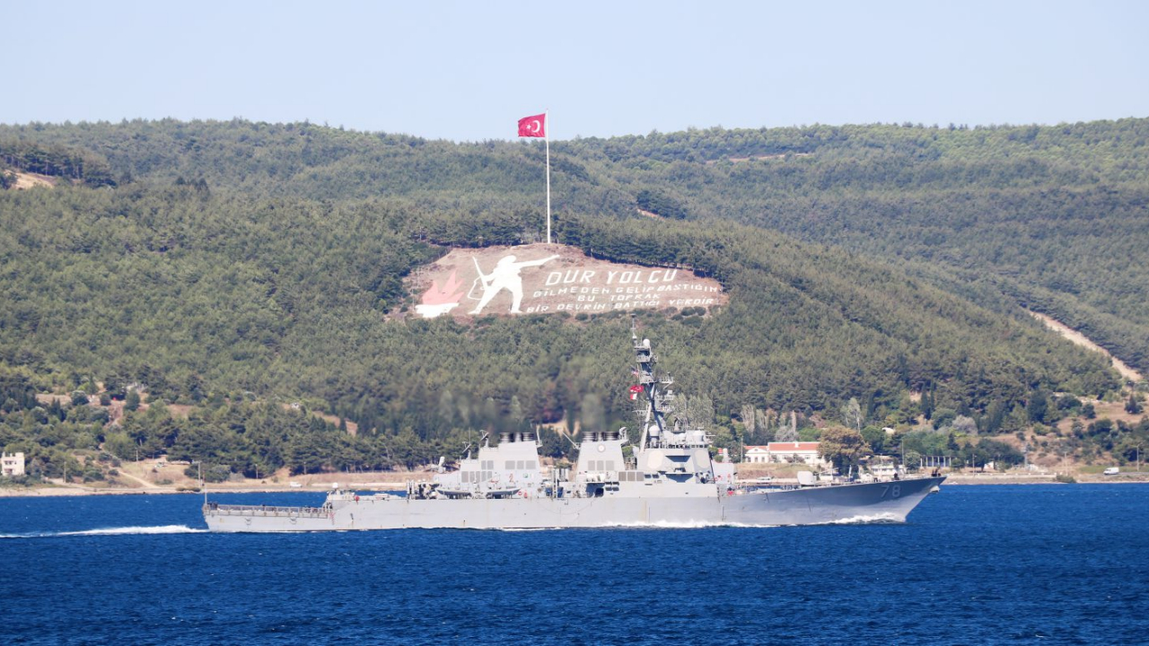 ABD savaş gemisi, Çanakkale Boğazı'ndan geçti!