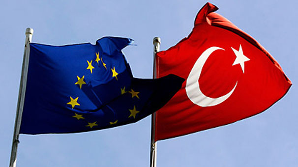 AB Türkiye'yi 53 yıldır havuç-sopa taktiğiyle oyalıyor!