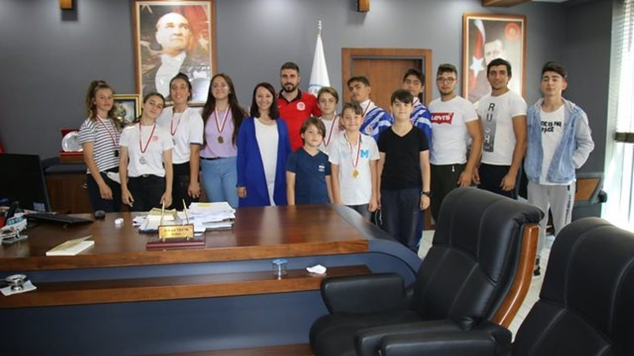 Bilecik'te Başkan Zekiye Tekin kickboks sporcularını ağırladı