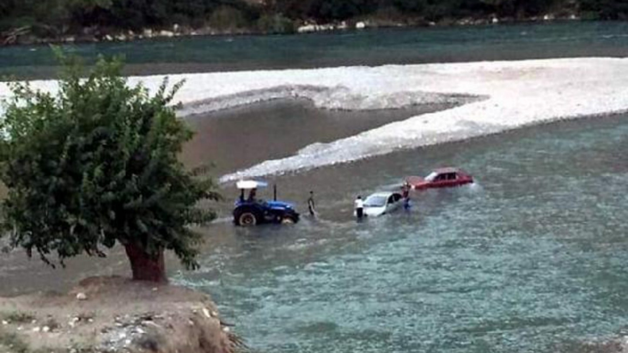 Baraj kapakları bir anda açıldı!