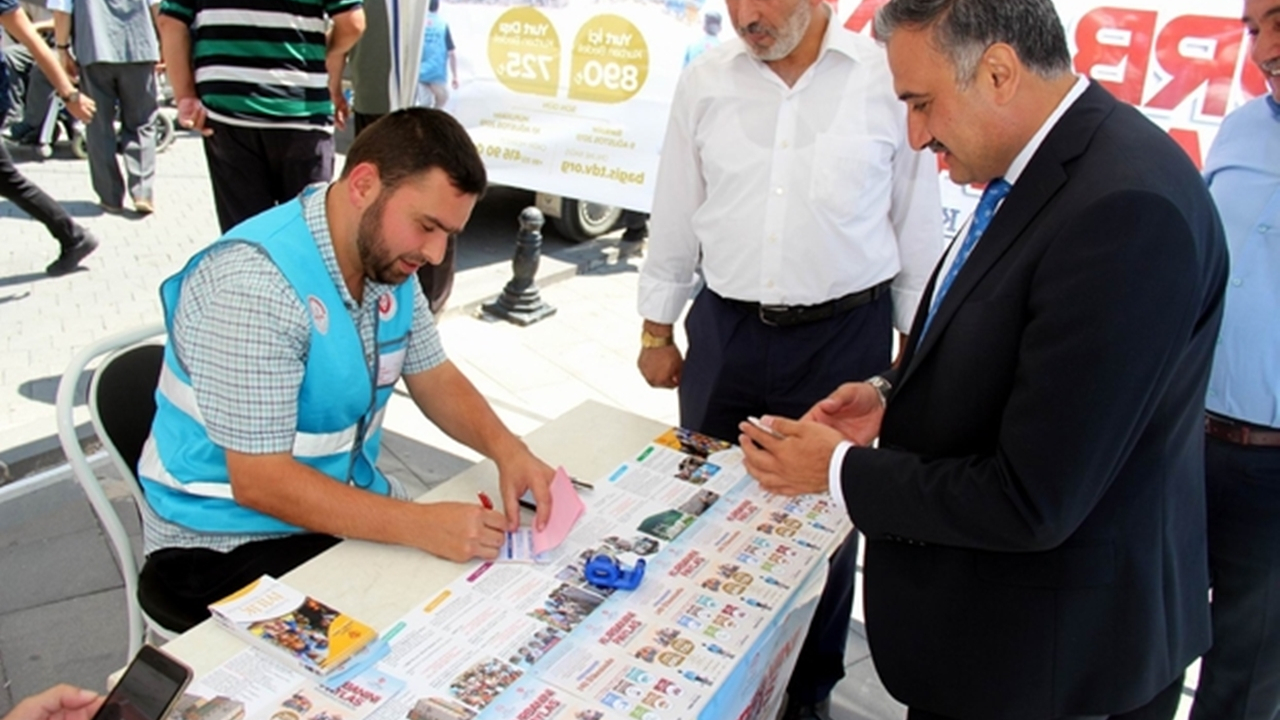 Kayseri'de Başkan Mehmet Cabbar’dan kurban bağışı