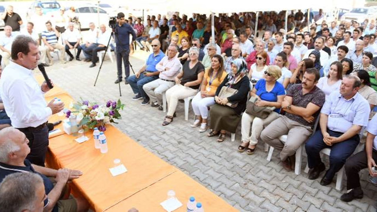 Mersin'de Başkan Vahap Seçer’den bayram öncesi personele maaş müjdesi