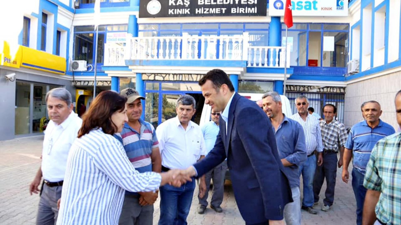Antalya'da Başkan Mutlu Ulutaş personeliyle bayramlaştı