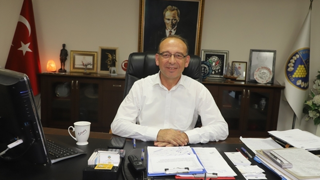 Mersin'de Başkan Çetin Akın’dan personele bayram müjdesi